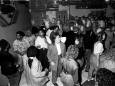 Bij disco's Corniche en Sandokan volgden jongens alle bewegingen, wachtend op die éne uitnodigende glimlach 