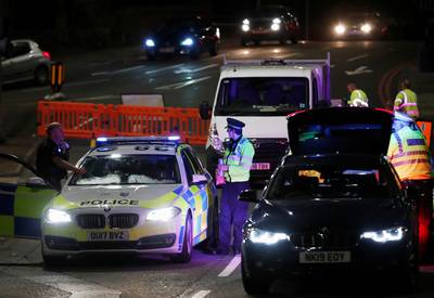 Attaque au couteau à Reading: trois morts et trois blessés graves, la police écarte la piste terroriste