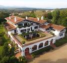 Binnenkijken: het stulpje van Karl Lagerfeld in Biarritz