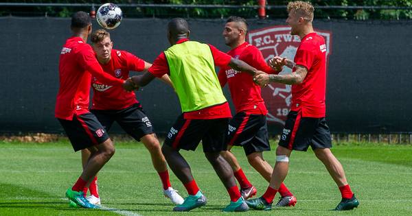Nieuweling Matthew Smith in de basis bij FC Twente - Tubantia