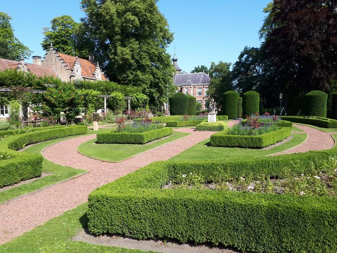 Goede Struinen in de mooie tuinen van kasteel Bouvigne in Breda | Breda KK-44