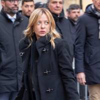 Maandag spoedzitting VN-Veiligheidsraad na Russische aanval op Kiev • Italiaanse premier Meloni voorstander van gesprekken tussen Europa en Rusland