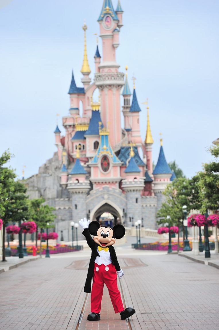 IN BEELD. Mickey en Minnie Mouse heropenen Disneyland Paris