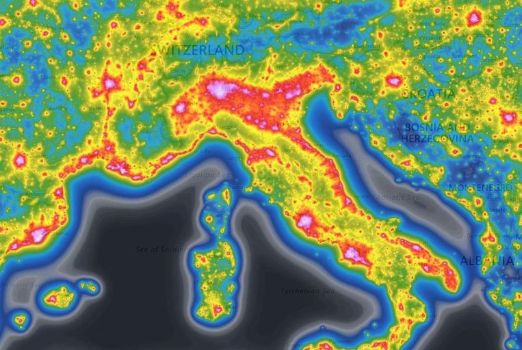 Lichtvervuiling in het noorden van de Italiaanse laars.
