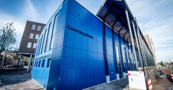 Benteloër (74) mishandelt dienaar Voedsel- en Warendienst met wapenstok - Tubantia