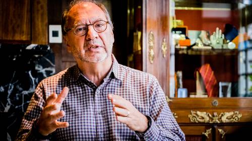 Topviro­loog Peter Piot: De Zuid-Afrikaanse variant baart me nog nog meer zorgen dan de Britse”
