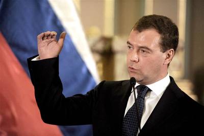 Russische premier Medvedev: Sancties VS totale handelsoorlog