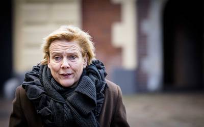 Uitlatingen ex-ministers over zaak-Kroon 'niet verstandig'