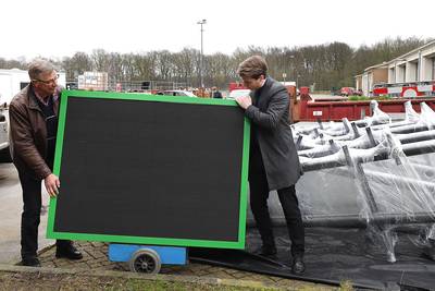 Het duurde vier jaar, maar er komen digitale welkomstborden rondom Grave