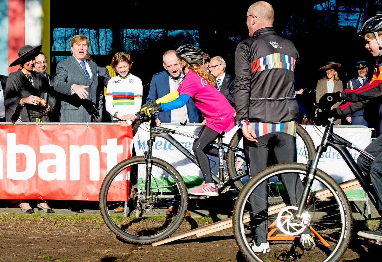 GP Adrie van der Poel laat mensen met beperking 'uniek ...