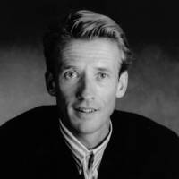 Nederlands tv-icoon Jan Lenferink (77) overleden: cultpresentator was inspiratiebron voor Vlaamse collega’s