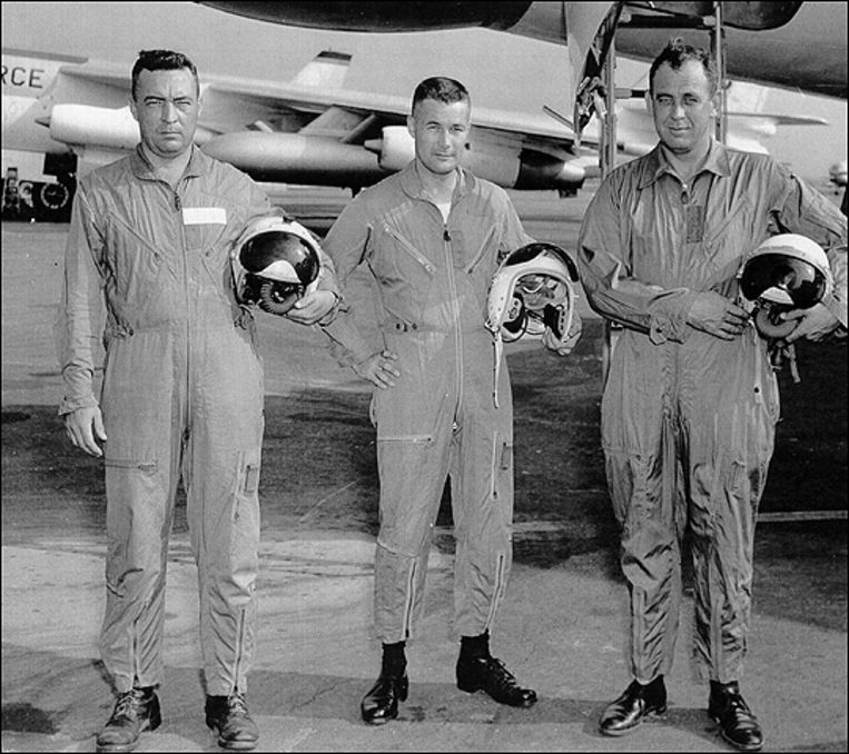 De bemanning van de B-47 bommenwerper: Howard Richardson, Bob Lagerstrom en Leland Woolard. © This Day in Aviation/ (U.S. Air Force)