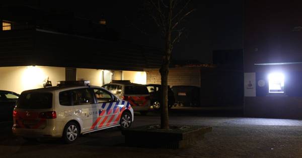 Duo opgepakt na beroving bij pinautomaat in Laren - Tubantia