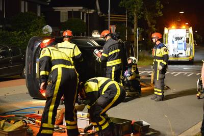 Auto komt op kant terecht bij ongeluk in Bavel