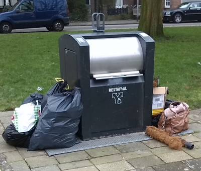 Bewoner haalt gelijk met kritiek op locatie ondergrondse afvalcontainer