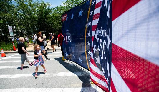 250 jaar VS, 5.000 genodigden en protest op straat: megalomaan Amerikaans feest in het Brusselse Jubelpark polariseert