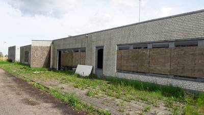 Opknappen verloederde grenspost in Nispen laat nog op zich wachten: ‘Moeten nog goedkeuring van prov