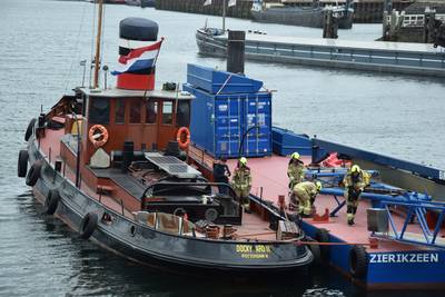 Brand in ruim van stoomsleper in Bruinisse