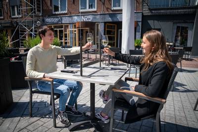 Wel of geen plexiglas? Horeca-ondernemers in de Betuwe worstelen met coronaregels