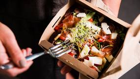 Fan van takeaway? Expert deelt tips om de gezondste gerechten eruit te kiezen 