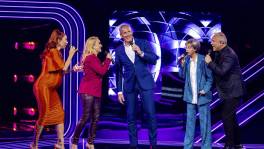 Feest op het podium! De jury opent de studioshows