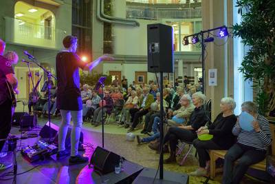 Rockconcert voor doven in Ede