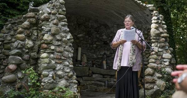 Inwijding stilteplek Albergen op verjaardag initiatiefneemster | Tubbergen - Tubantia