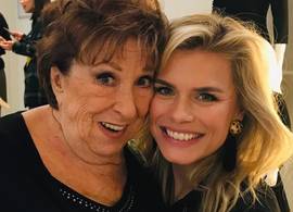 Nicolette van Dam's ontroerende afscheid van haar geliefde oma Lily 