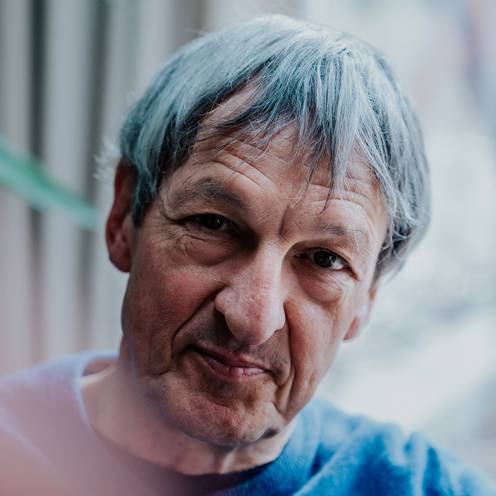 ‘Ik zie mensen in hun eigen cocon wegvluchten. Om zich daarna weer in de ratrace te storten’