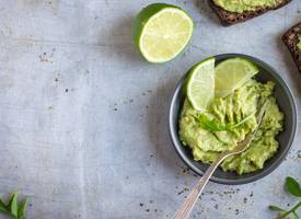 Als je guacamole op deze manier opbergt blijft-ie fris