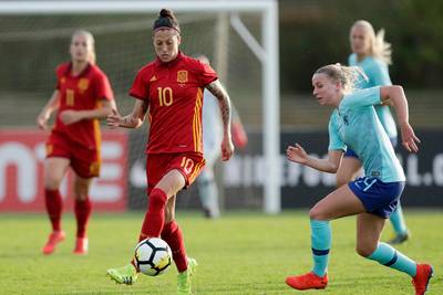 Leeuwinnen krijgen bij opening Algarve Cup tik van Spanje