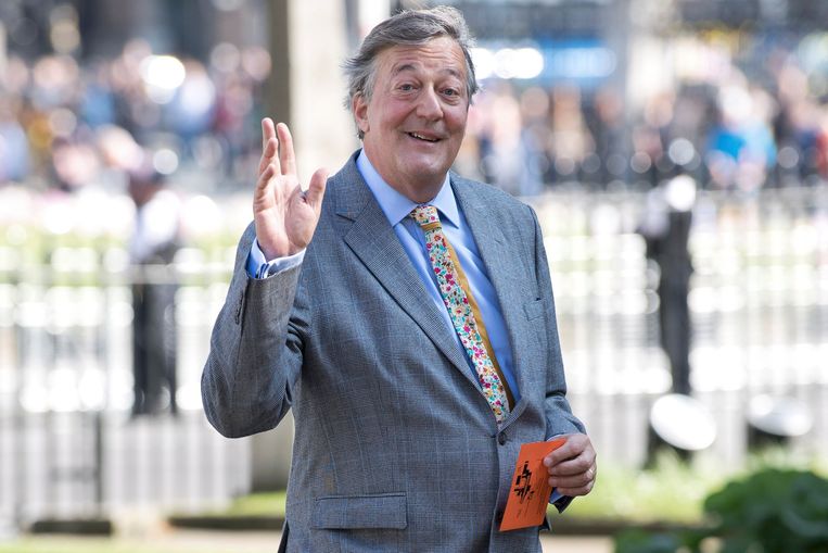 Actor Stephen Fry receives “a non-exuberant” expense allowance for his participation in 'Only Elvis Will Last'.