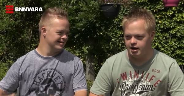 Zeeuwse Down-tweeling gaat voor 'dikke borsten en blauwe ogen' in The Dateables - BN DeStem