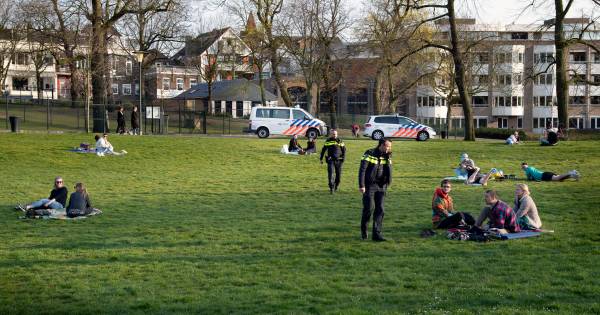 Meteen Boete Bij Samenscholen Tijdens Pasen Strand Mookerplas