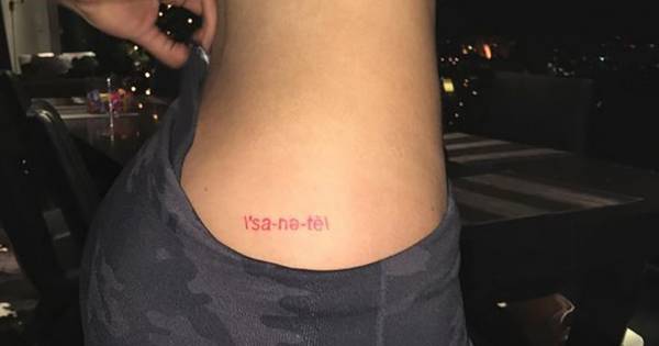 Kylie Jenner Verklaart Cryptische Tattoo Show Ad Nl