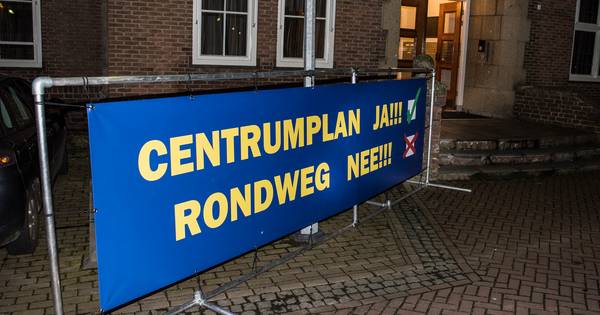Tegenstanders rondweg Weerselo protesteren | Dinkelland - Tubantia