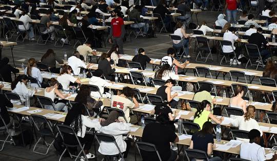 Vlaamse regering verhoogt quota voor artsen en tandartsen fors: 180 extra studenten mogen opleiding starten