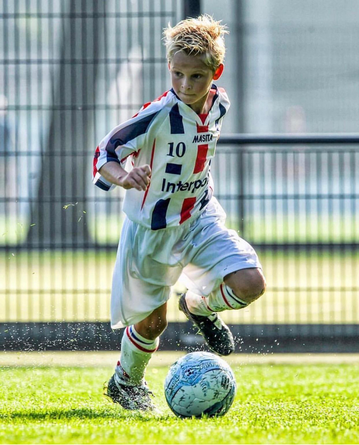 Frenkie De Jong betoverde iedereen vanaf zijn eerste ...