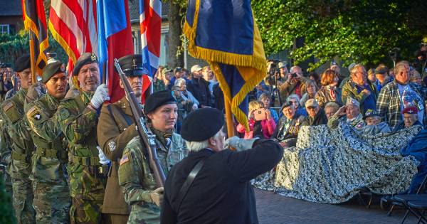 Grootse herdenking van Market Garden in Eerde | Uden, Veghel eo - BD.nl