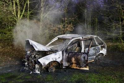 Auto uitgebrand die al dagenlang geparkeerd staat langs A73