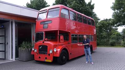 Oude tourbus van The Kelly Family te koop: 'Er zit zelfs een biertap in'