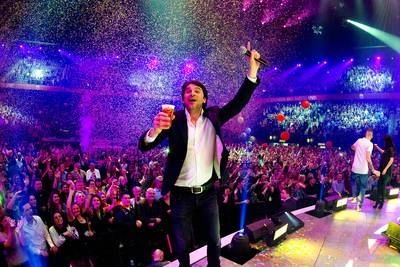 Xander de Buisonjé rode draad op Vrienden van Rossum Live