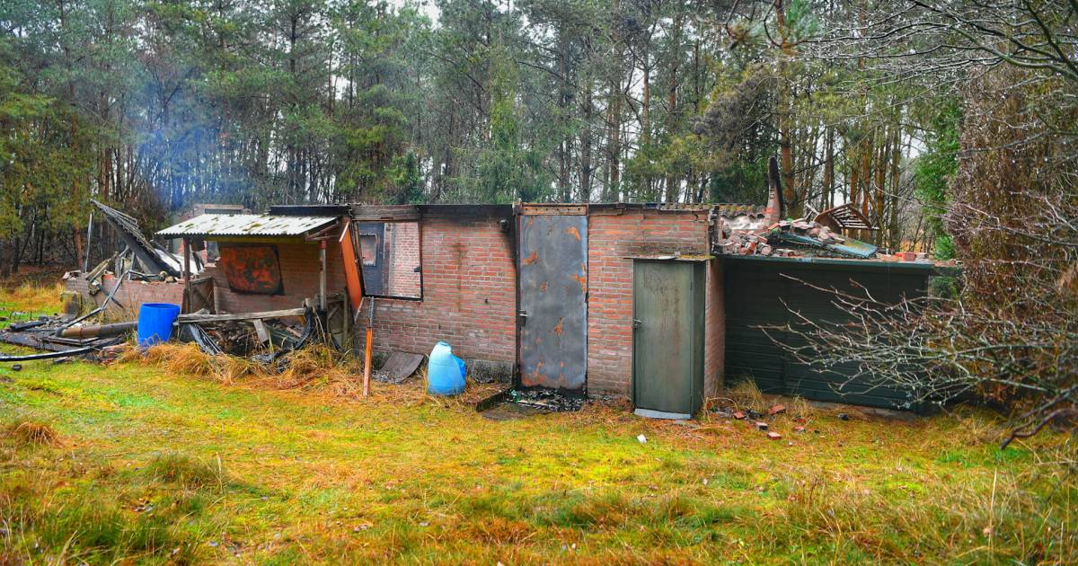 Mogelijk menselijke resten gevonden in puin van uitgebrande hut in bossen Luyksgestel.