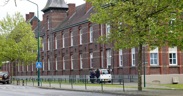 Poolse arbeidsmigranten in voormalig azc Budel-Dorplein | Cranendonck - Eindhovens Dagblad