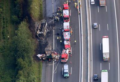 'Automobilisten verhinderden redding na Duits busongeluk'