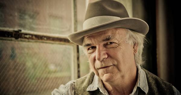 Zanger David Olney Sterft Op Het Podium Midden In Een Liedje Show Ad Nl