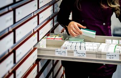 Bavelse Regenboogapotheek wint zaak tegen Inspectie Gezondheidszorg: ‘Het is een maffiose bende’