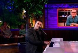 Jeroen van der Boom maakt nummer voor de mannen van Veronica Inside: 'Jullie zetten mij voor aap'