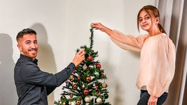 Steeds meer moslims halen kerstboom in huis: “De profeet verbiedt gezelligheid niet”