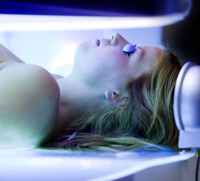 Zelfs in recordzomer duikt UV-liefhebber nog onder zonnebank